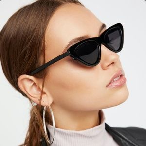 FREE PEOPLE VIENNA CAT EYE SUNGLASSES